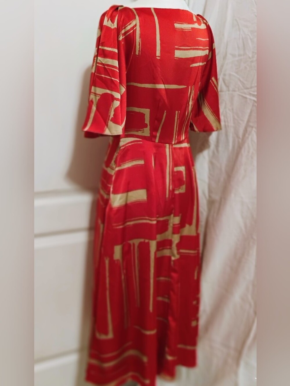 🍿Red Silk-like BR Dress, 2 - Picture 6 of 7